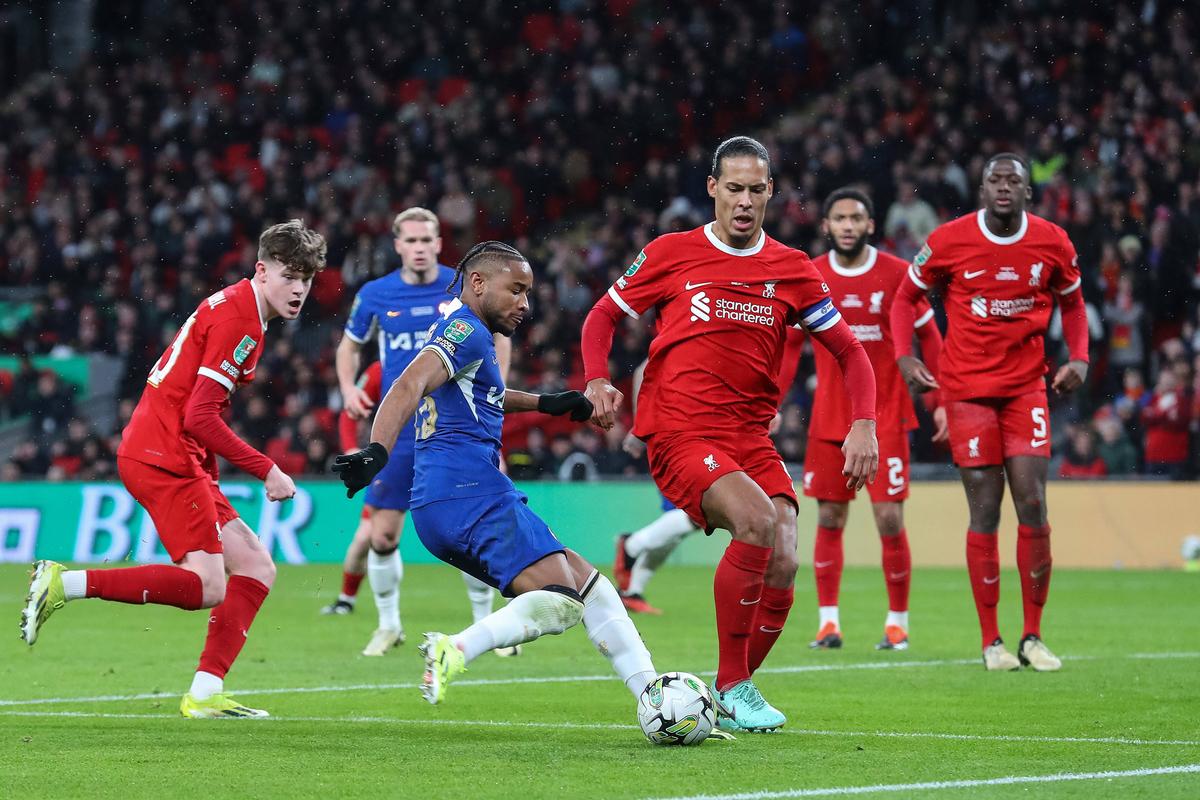 „Grădinița” lui Klopp și „profesorul” Van Dijk îi aduc lui Liverpool trofeul Cupei Ligii Angliei » Încă un sezon ratat pentru Chelsea!