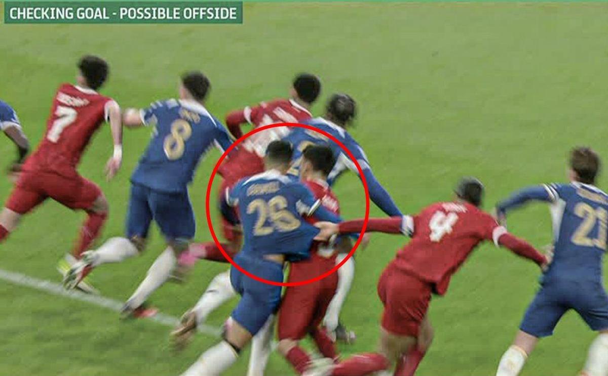Decizie controversată a VAR-ului în Chelsea - Liverpool, finala Cupei Ligii Angliei