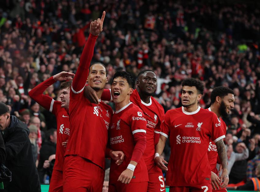 Liverpool a învins-o pe Chelsea în prelungiri, scor 1-0, și a ridicat trofeul în Cupa Ligii Angliei. Van Dijk a marcat golul izbăvirii în minutul 118.