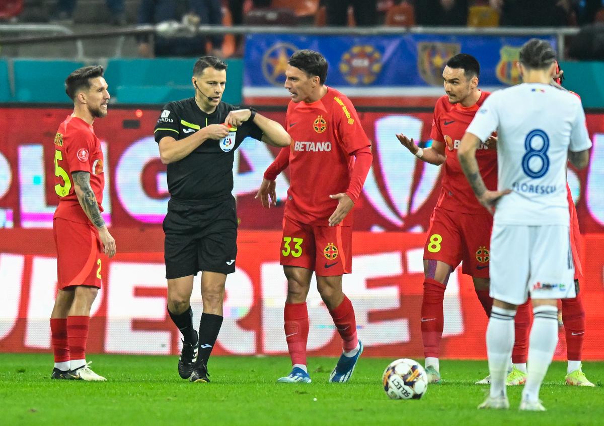 Discurs vehement către FCSB: „E zero! În Europa nu iese din careu dacă dă de un arbitru sănătos. Olaru intră criminal, dar ei se țipă la orice atingere”