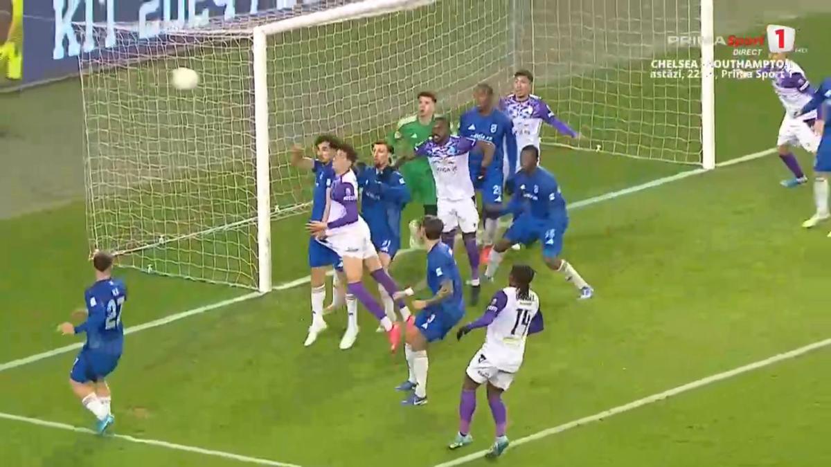 Penalty comis în FCU Craiova - FC Argeș