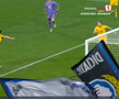 Ramy Bensebaini l-a umplut de sânge pe Lazar Samardzic în Atalanta - Borussia Dortmund // FOTO: captură Prima Sport