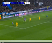 Ramy Bensebaini l-a umplut de sânge pe Lazar Samardzic în Atalanta - Borussia Dortmund // FOTO: captură Prima Sport