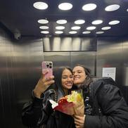 Gabi Moreschi și Elizabeth Omoregie