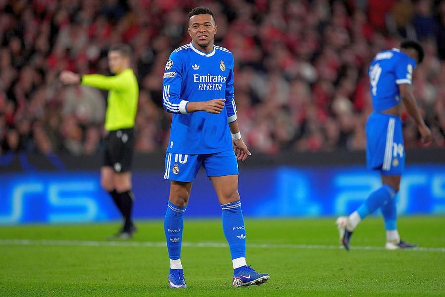 Ca să scape de durerile sâcâitoare, Kylian Mbappe s-ar putea opera