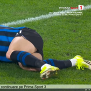 Ramy Bensebaini l-a umplut de sânge pe Lazar Samardzic în Atalanta - Borussia Dortmund // FOTO: captură Prima Sport