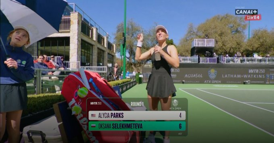 Steagul Rusiei a apărut în dreptul numelui Oksanei Selekhmeteva, la turneul din Austin/Foto: X (@Archaicmind3000) Cum a explicat WTA de ce a afișat steagul Rusiei în dreptul numelui unei jucătoare la Austin