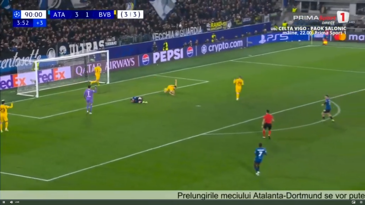 Ramy Bensebaini l-a umplut de sânge pe Lazar Samardzic în Atalanta - Borussia Dortmund