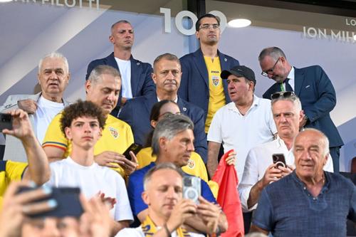 Radu Vișan, în dreapta lui Răzvan Burleanu/ foto: Imago Images