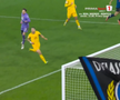 Ramy Bensebaini l-a umplut de sânge pe Lazar Samardzic în Atalanta - Borussia Dortmund // FOTO: captură Prima Sport