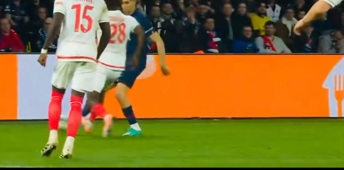 Istvan Kovacs, eliminare contestată în PSG - Monaco » Ce spune specialistul în arbitraj