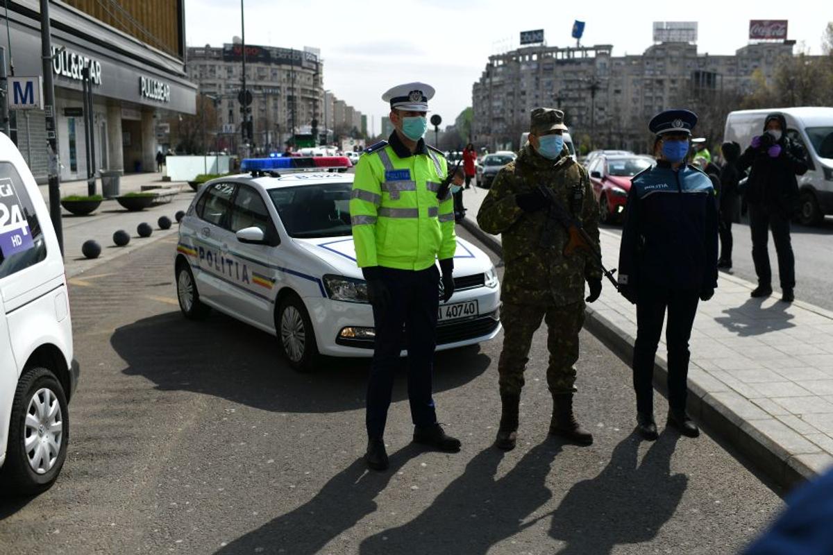 Mircea Badea, oprit în trafic de filtrul de Poliție: „Discuția a fost superbă. Tremura tot, săracul”