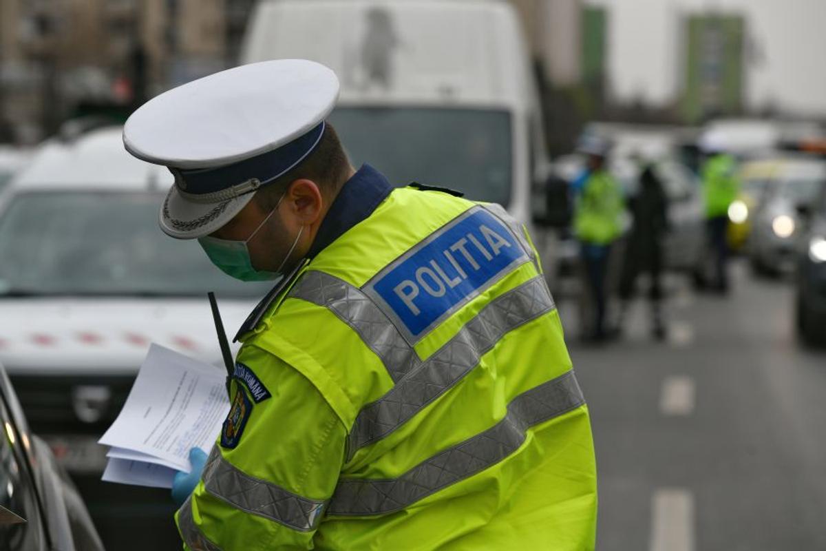 Mircea Badea, oprit în trafic de filtrul de Poliție: „Discuția a fost superbă. Tremura tot, săracul”