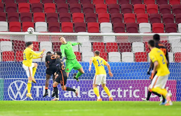 FRF pune presiune pe Mutu și jucători: „Putem mai mult! Ne gândim doar la victorie cu Ungaria U21”