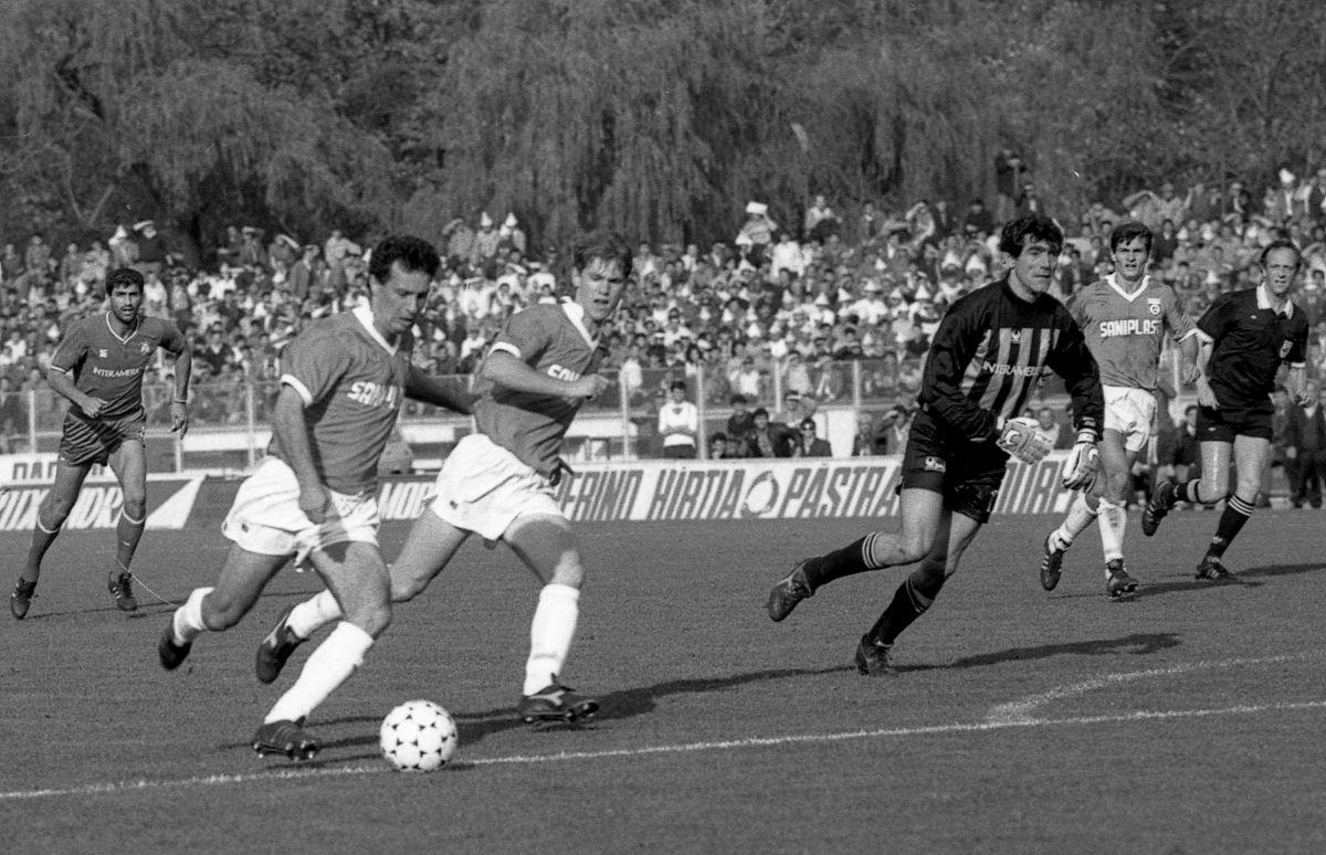 Cum au apărut marile echipe ale anilor '80 » Episodul 3: Dinamo, capodopera lui Il Luce - După Mondialul din Italia, aproape întreg lotul a fost vândut în străinătate!