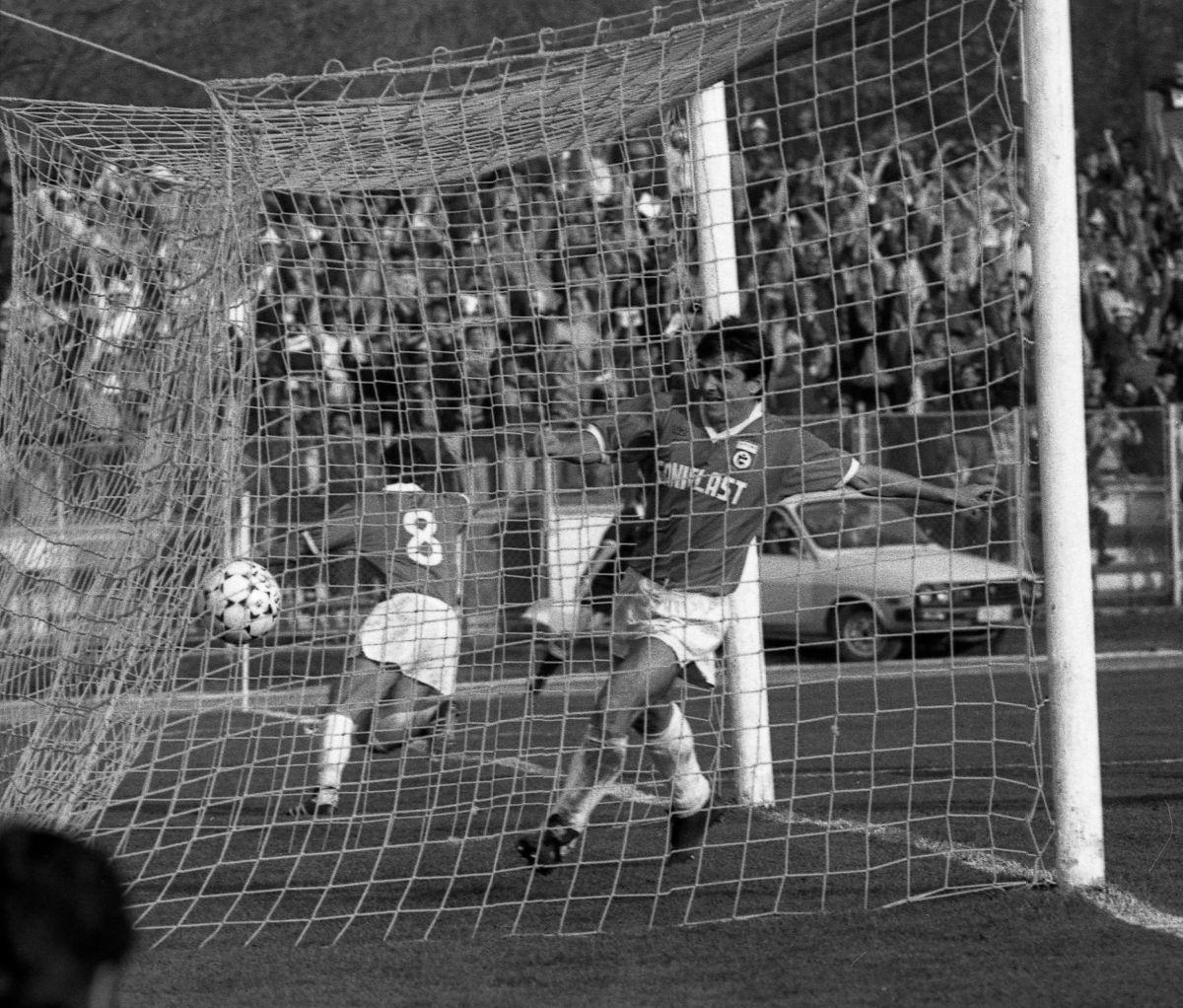 Dinamo, capodopera lui Il Luce: 1989-1990