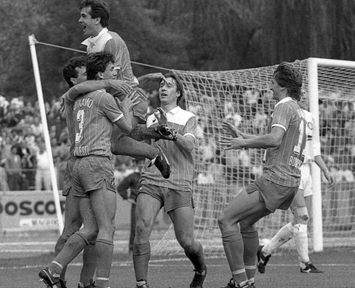 Dinamo, capodopera lui Il Luce: 1989-1990