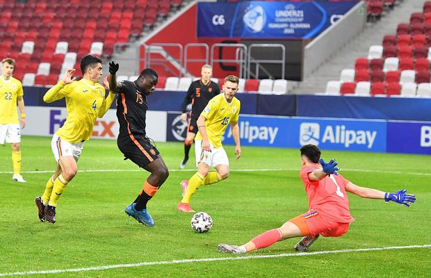 Ce nu s-a văzut la TV în România U21 - Olanda U21: ce a făcut Stoichiță și ce i-a strigat Mutu lui Ciobotariu în meci