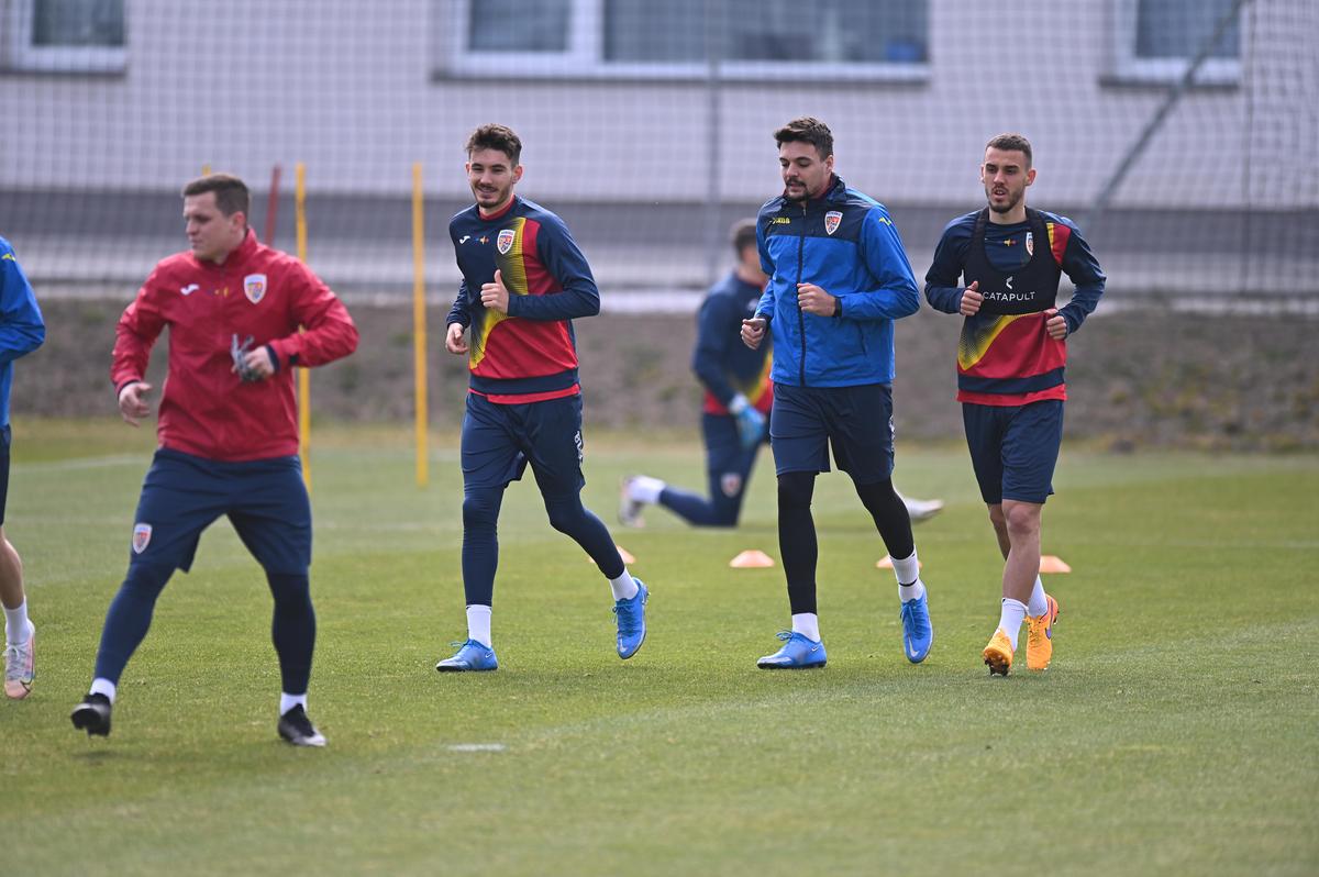 România U21, antrenament sub ochii lui Cosmin Contra: „Nu suntem o echipă slabă” » Sperietură cu unul dintre jucători