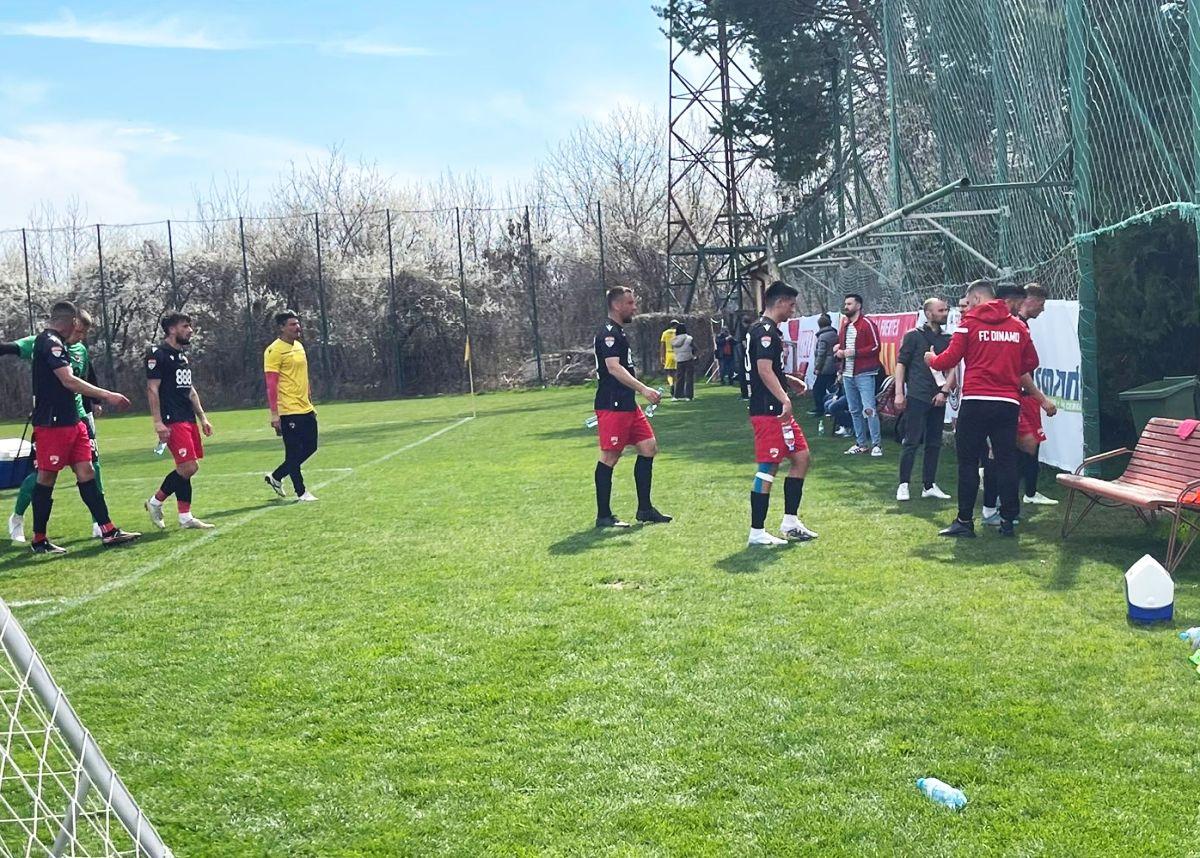 Dinamo - Petrolul, meci tare » Final încins, au intervenit stewarzii: „E amical sau ce e?!”