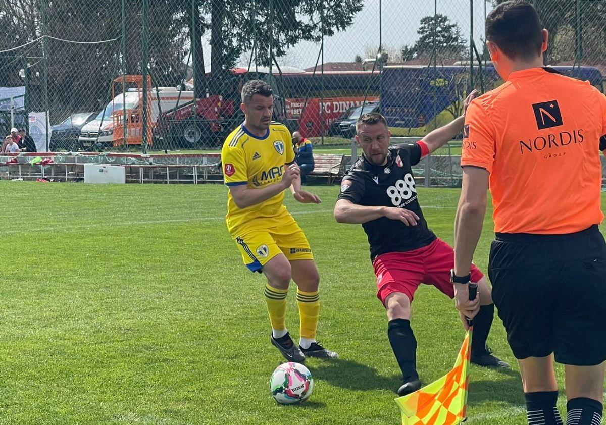 Dinamo - Petrolul, meci tare » Final încins, au intervenit stewarzii: „E amical sau ce e?!”