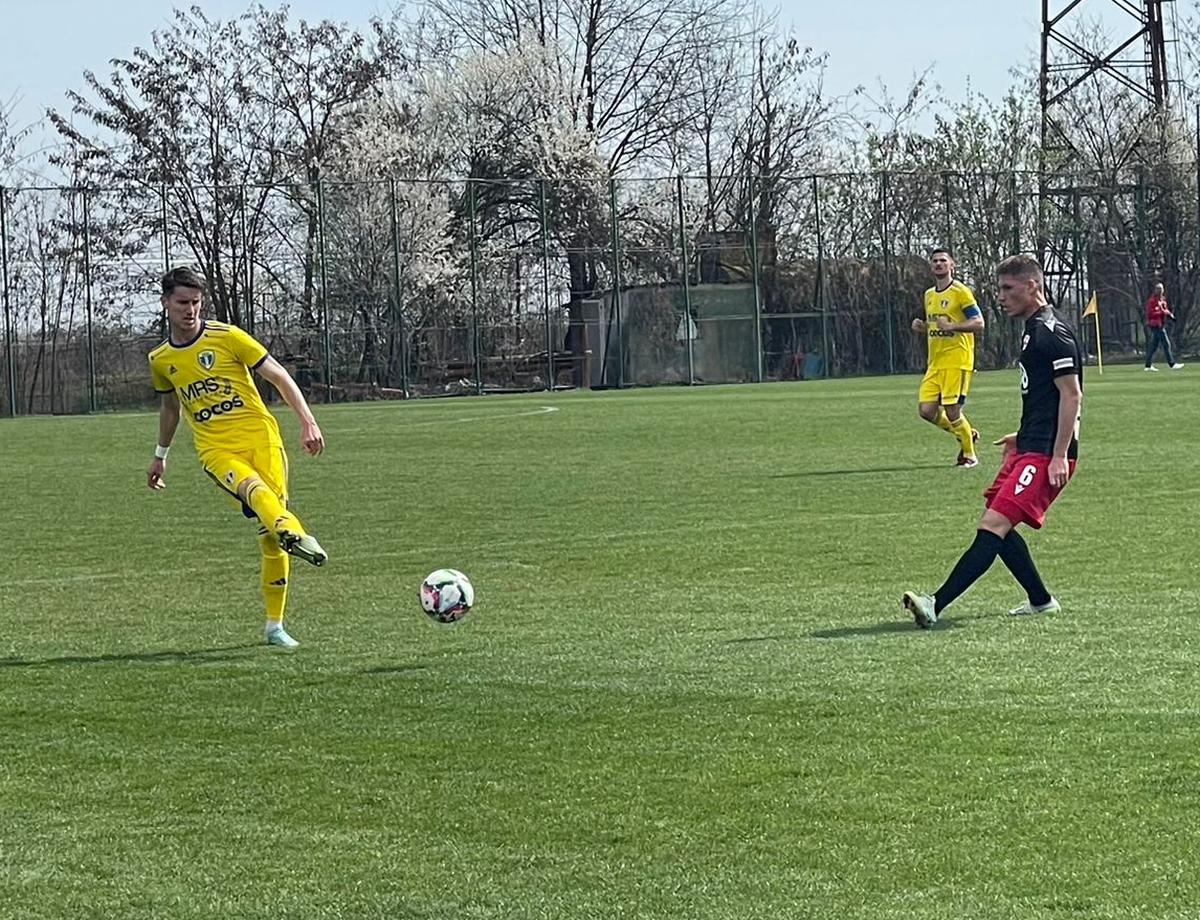 Dinamo - Petrolul, meci tare » Final încins, au intervenit stewarzii: „E amical sau ce e?!”