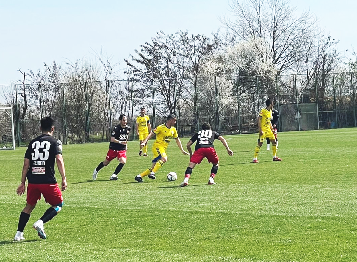 Dinamo i-a ținut piept Petrolului, dar Burcă nu se gândește încă la Liga 1: „Mi-e cumva teamă să privesc atât de departe”
