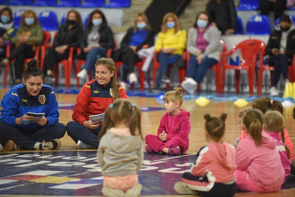 „Eram luată în derâdere, înjosită de multe ori!” » Irina Giurgiu, prima antrenoare cu Licență Pro, detalii despre viața printre bărbați: „M-au afectat emoțional!”