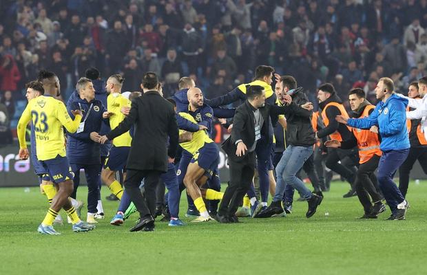 Fenerbahce se gândește să se retragă din campionat » Plan utopic al șefilor clubului: ar vrea să înscrie echipa într-un campionat tare din altă țară