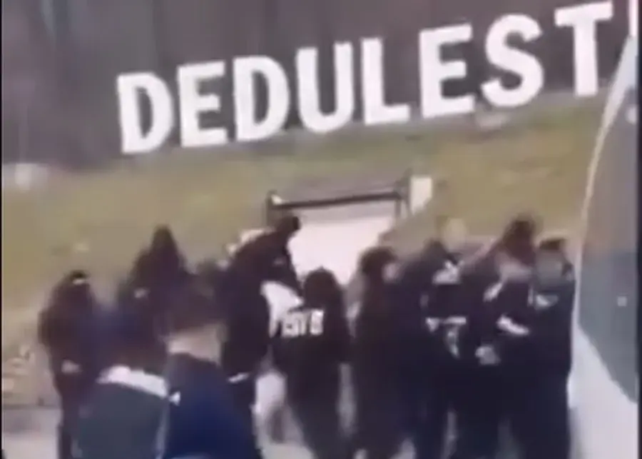 Liderul galeriei lui U Cluj, discurs dur înaintea derby-ului din Gruia: „Pe Varga îl consideram prieten cu demnitate, dar m-a dezamăgit! U le stă în gât celor de la CFR!” + „Știți că au băgat în comă un băiat?”