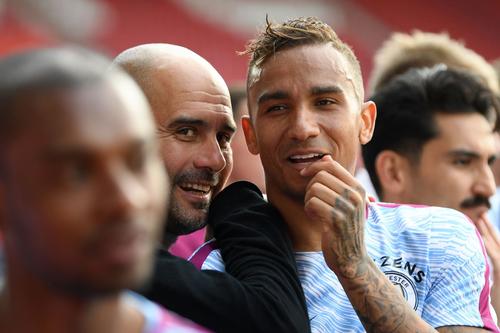 Antrenorul Pep Guardiola și fundașul Danilo, în 2018, la Manchester City Foto: Guliver / Getty Images