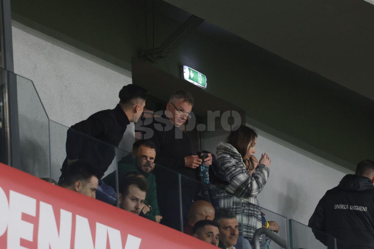 Îi mai recunoști? Ce foști fotbaliști de la Steaua, Dinamo și Rapid au fost în tribune la România U21 - Olanda U21