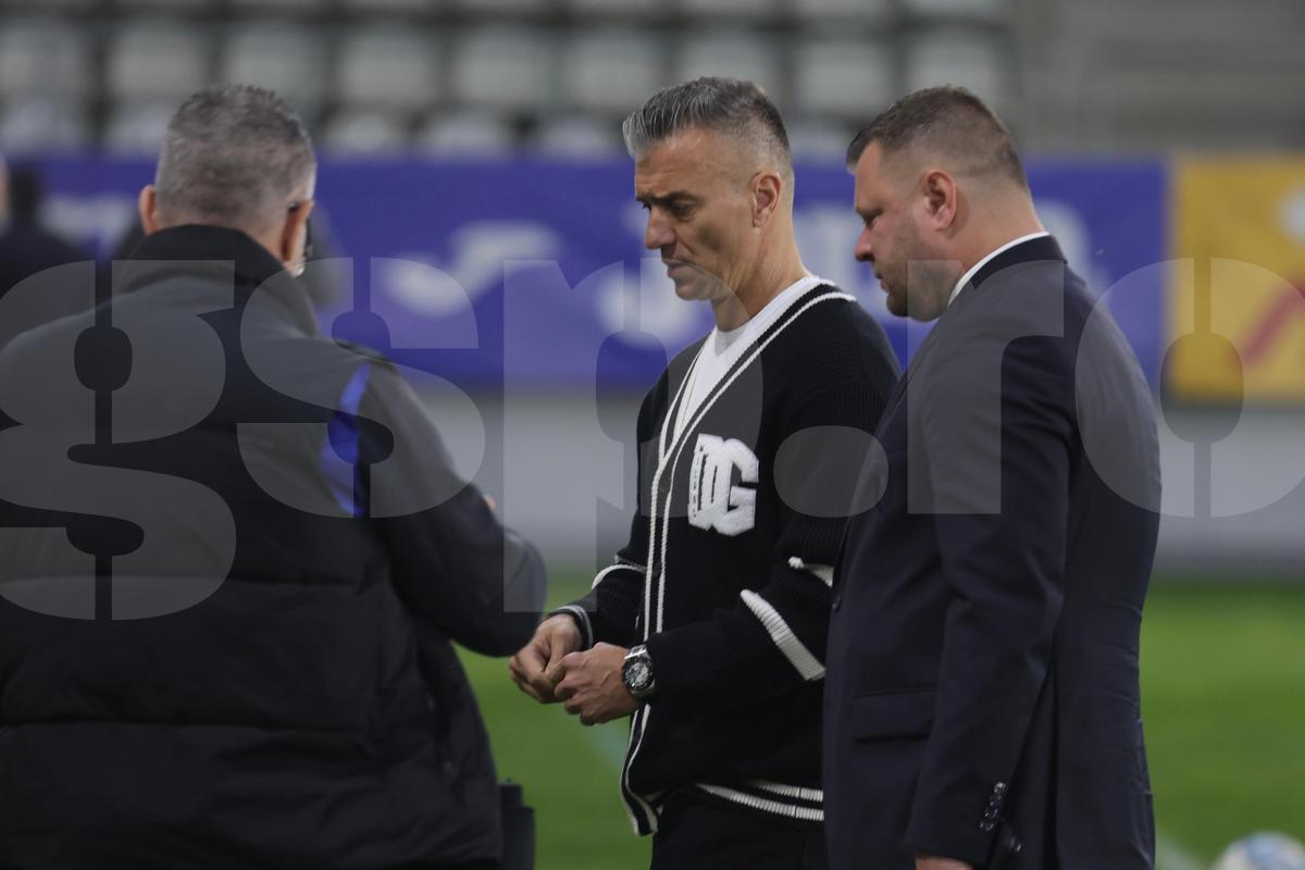 Cum s-a îmbrăcat Daniel Pancu pe „Arcul de Triumf” » Mai scump decât geaca lui Șumudică: și l-a dat jos după câteva minute
