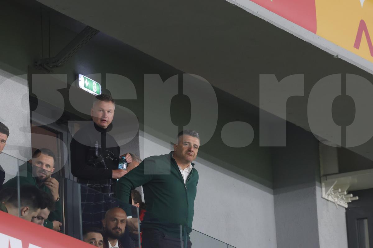Îi mai recunoști? Ce foști fotbaliști de la Steaua, Dinamo și Rapid au fost în tribune la România U21 - Olanda U21