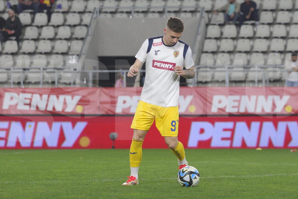 Cum s-a îmbrăcat Daniel Pancu pe „Arcul de Triumf” » Mai scump decât geaca lui Șumudică: și l-a dat jos după câteva minute