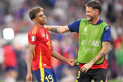 Alex Remiro, aici alături de Lamine Yamal // foto: Guliver/gettyimages