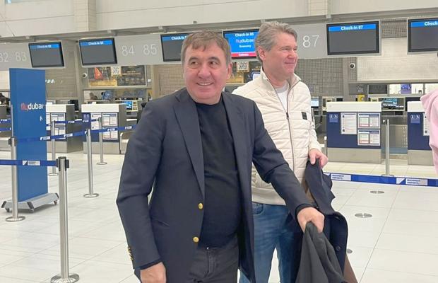 Liderii Generației de Aur au plecat în Turcia » Hagi, pe aeroport: „Mergem să câștigăm. Cineva o să plângă”