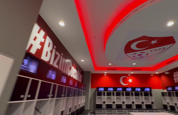 Am intrat în vestiarul turcilor de la Istanbul » Ce mănâncă înainte de meci și mesajul de ultimă oră: „Respectați imnul României!”