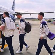 Valentin Mihăilă, Marius Coman și Dennis Man, la plecarea echipei naţionale în Turcia. Foto: Facebook.com/NationalaRomanieiOfficial