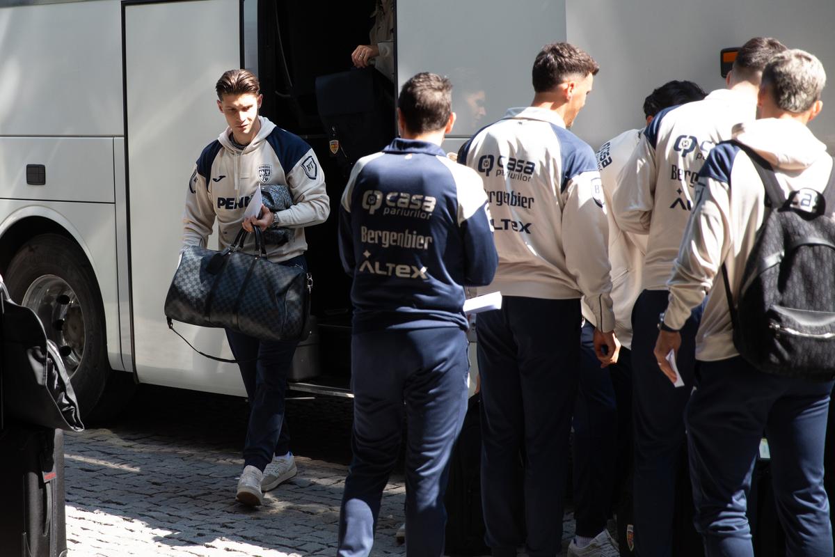 Tot ce s-a întâmplat la sosirea naționalei la Istanbul: detaliul remarcat la Mircea Lucescu și scenele petrecute la hotel » N-au lipsit Burleanu și Gino