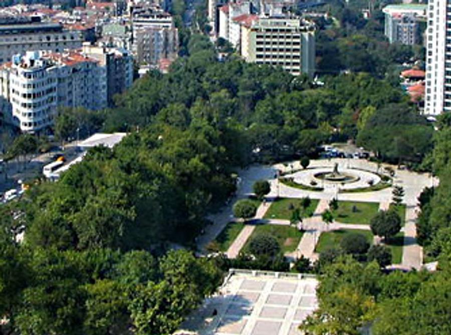 Parcul Gezi / foto: wikipedia FRF, avertisment pentru suporterii care vor participa la barajul Turcia - România » Sunt interzise și rucsacurile!
