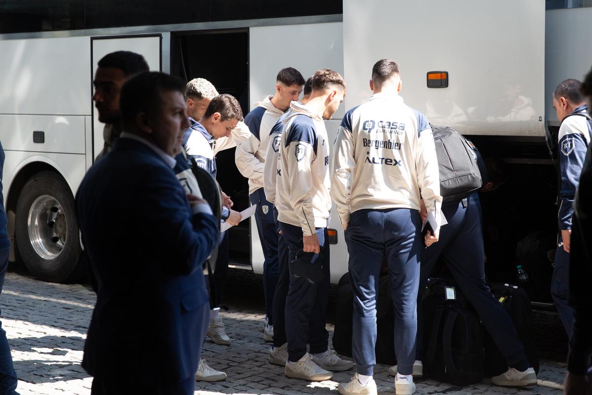 Sosirea echipei naţionale la hotelul din Istanbul