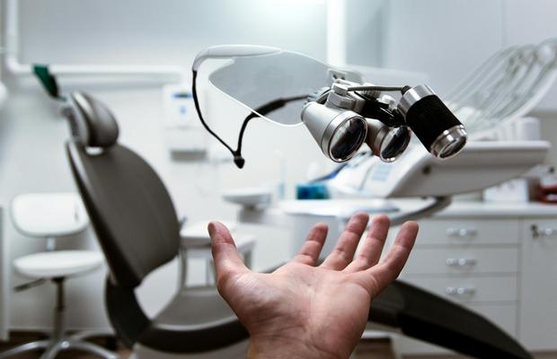 Miturile despre sănătatea dentară în care încă mai cred românii