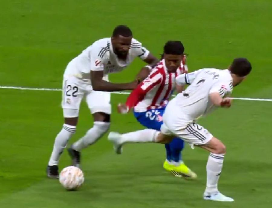 Rudiger l-a împins pe Lookman în această fază Atletico Madrid continuă războiul cu Real și arbitrajul: „Sperăm ca «mașinăria» să-și facă timp”