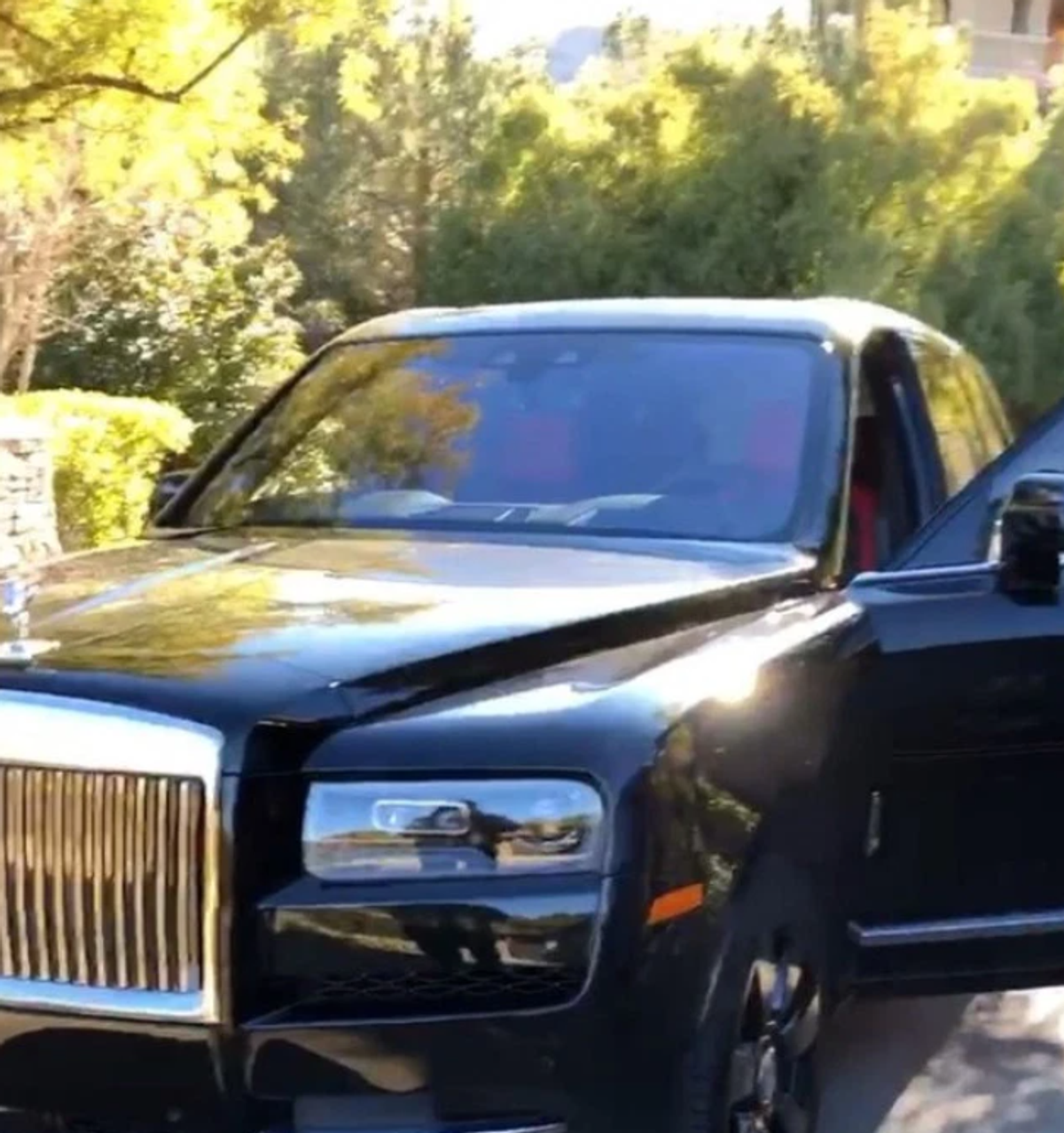 „Alba-neagra” lui Mayweather. Mașinile de lux de 25 de milioane din Las Vegas și Los Angeles