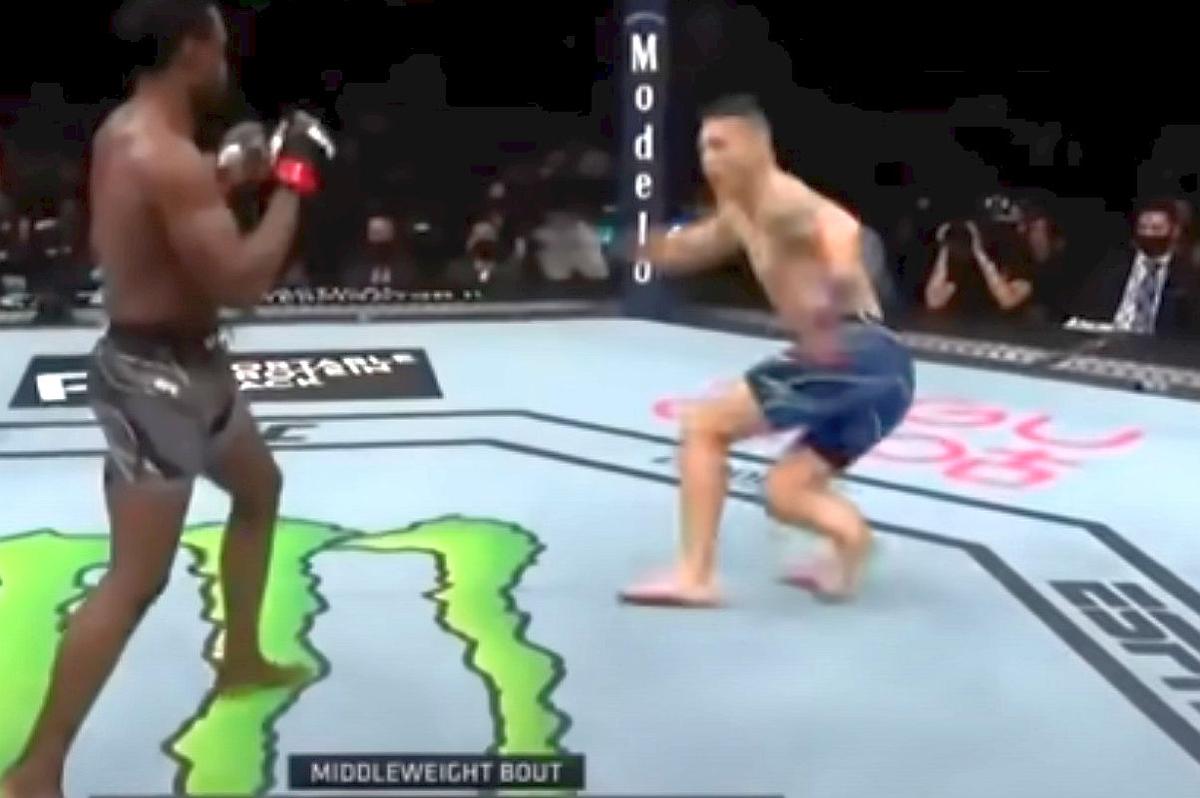 Chris Weidman - Uria Hall - UFC 261 - 24.04.2021