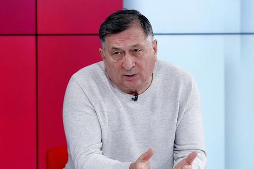 Ion Crăciunescu și-a schimbat opinia: CFR Cluj nu trebuia să primească niciun penalty în partida cu CS Universitatea Craiova, 1-2, disputată aseară în runda a 3-a a play-off-ului din Liga 1.