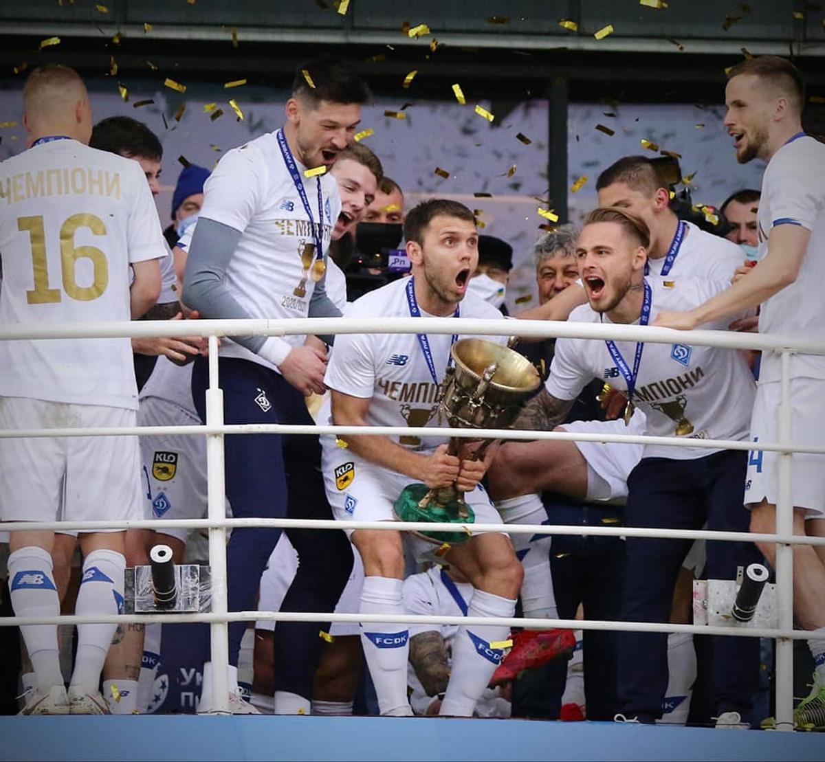 Mircea Lucescu e campion pentru a 9-a oară în Ucraina! A luat titlul din primul an cu Dinamo Kiev, în ciuda opoziției ultrașilor