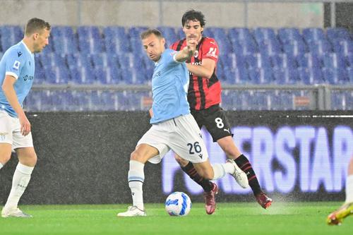 Ștefan Radu, pus la zid după înfrângerea lui Lazio » Ce notă a primit fotbalistul român // foto: Imago