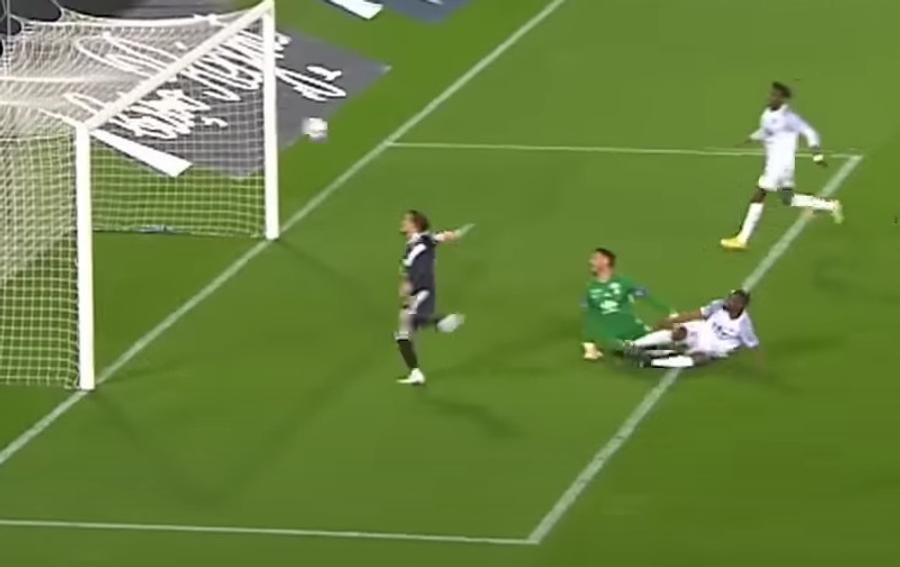 Alexi Pitu, uriașă ocazie! La câțiva centimetri de primul gol pentru Bordeaux » Duel al românilor cu Boloni pentru promovare